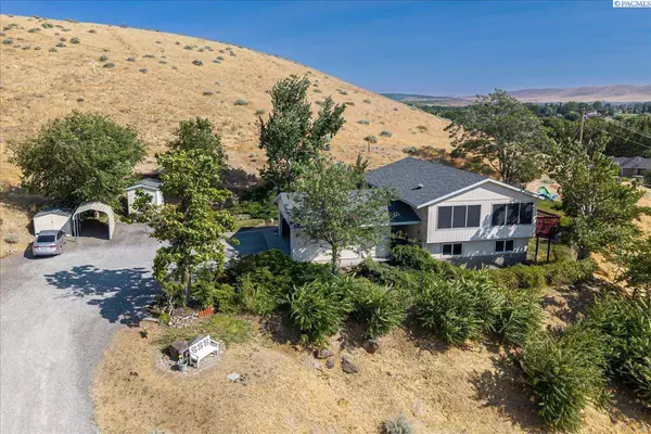 73805 N Demoss Rd, Benton City, WA 99320