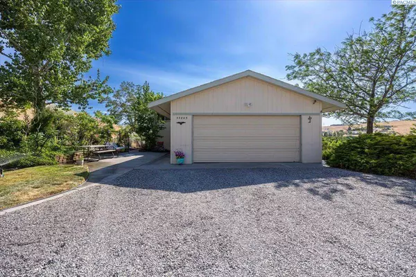 73805 N Demoss Rd, Benton City, WA 99320