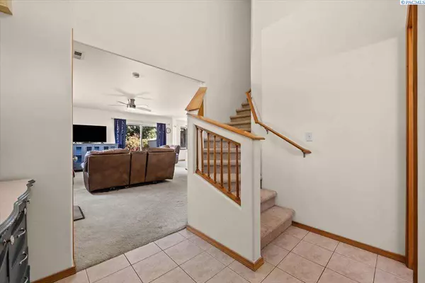 1600 Ala Moana Way, West Richland, WA 99353