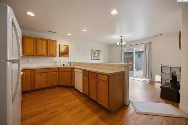 2515 W Grand Ronde Unit D, Kennewick, WA 99336