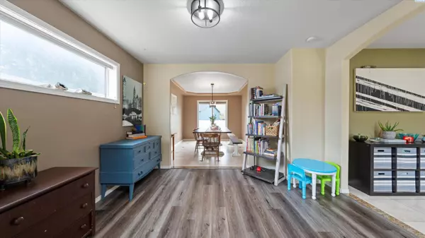 5507 Monica St., West Richland, WA 99353