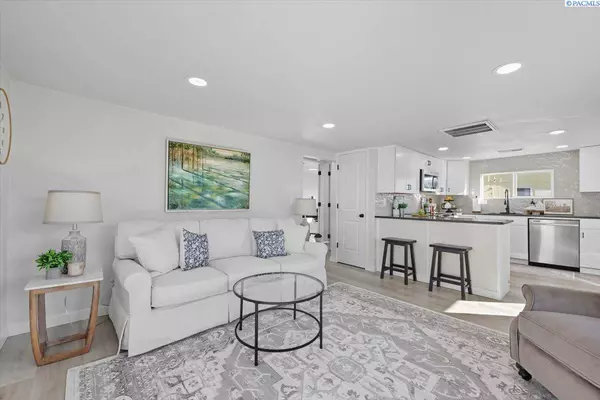 910 Wright Avenue, Richland, WA 99352