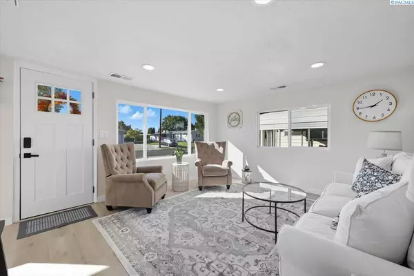 910 Wright Avenue, Richland, WA 99352