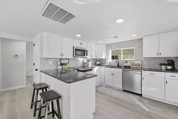 910 Wright Avenue, Richland, WA 99352