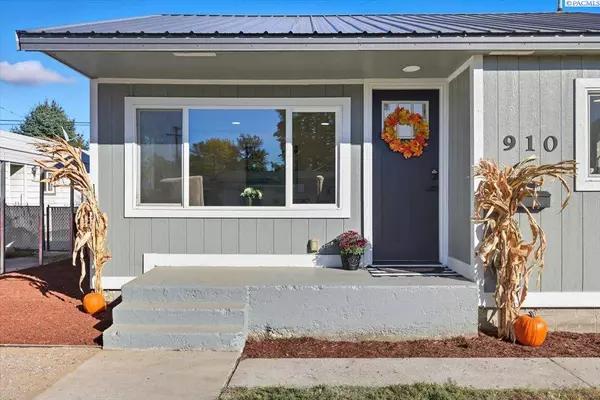 910 Wright Avenue, Richland, WA 99352