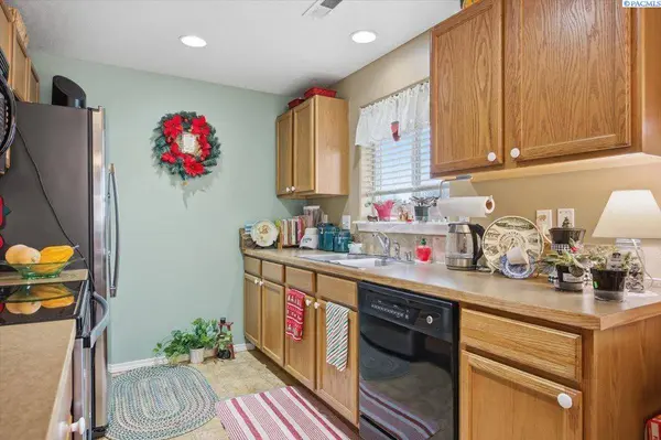 8011 W 5th Ave, Kennewick, WA 99336