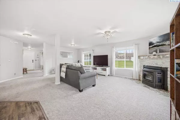 5324 S Cascade Pl, Kennewick, WA 99337