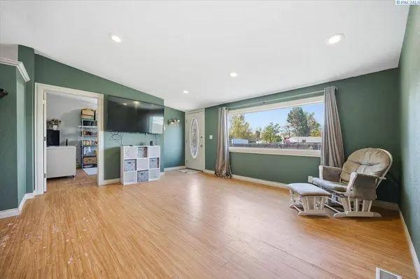 1041 S Gum St., Kennewick, WA 99337