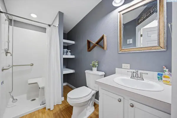 1041 S Gum St., Kennewick, WA 99337