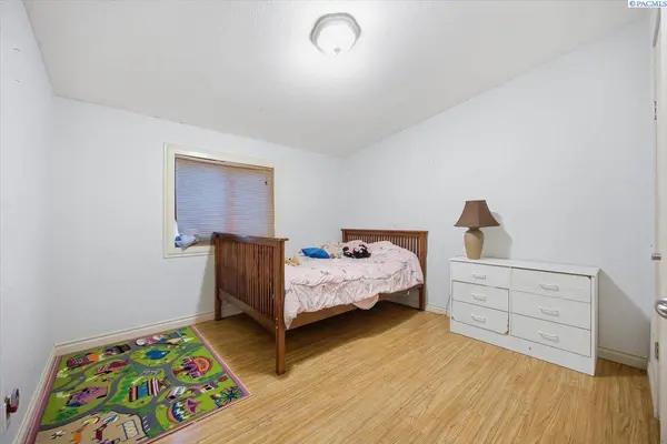 1041 S Gum St., Kennewick, WA 99337