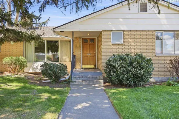 1104 S Irby St., Kennewick, WA 99338