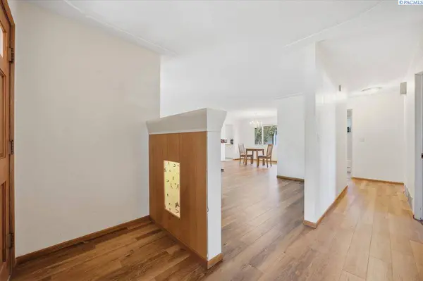 1104 S Irby St., Kennewick, WA 99338