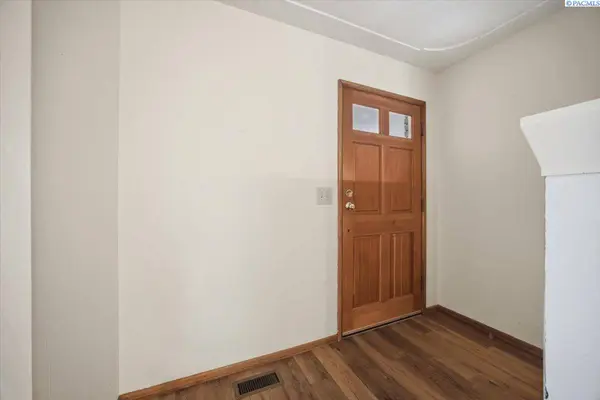 1104 S Irby St., Kennewick, WA 99338