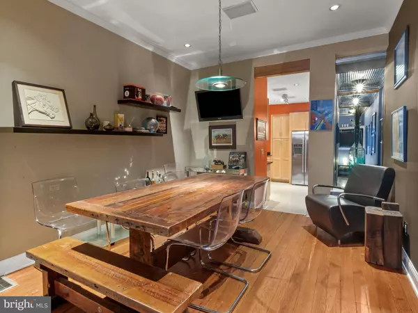 204 E MONTGOMERY ST, Baltimore, MD 21230