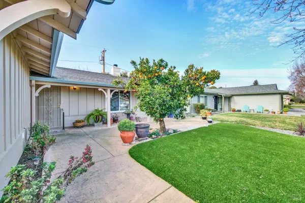 126 Olympic CIR, Vacaville, CA 95687