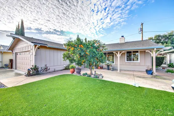 126 Olympic CIR, Vacaville, CA 95687