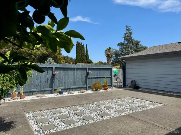 2425 Oceanic DR, Fairfield, CA 94533