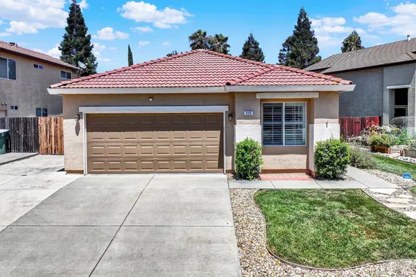 888 Sapphire CIR