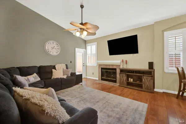 888 Sapphire CIR, Vacaville, CA 95687