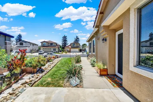 888 Sapphire CIR, Vacaville, CA 95687