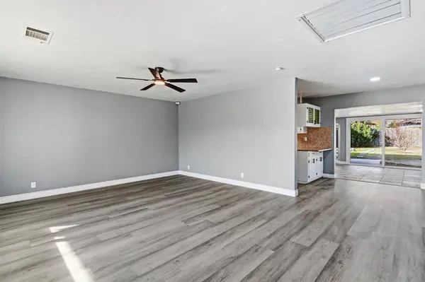 729 Las Palmas AVE, Sacramento, CA 95815