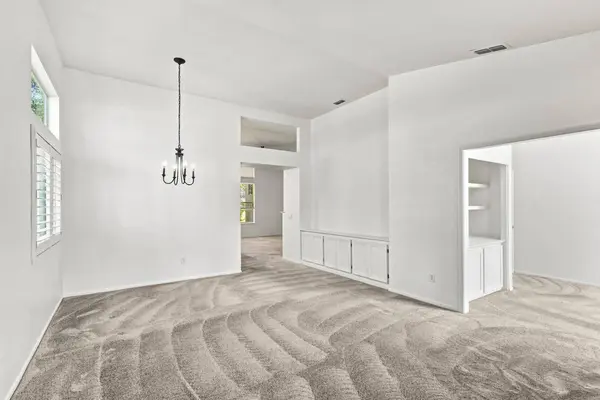 9411 Windrunner LN, Elk Grove, CA 95758