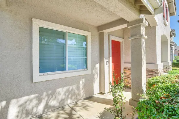 9411 Windrunner LN, Elk Grove, CA 95758