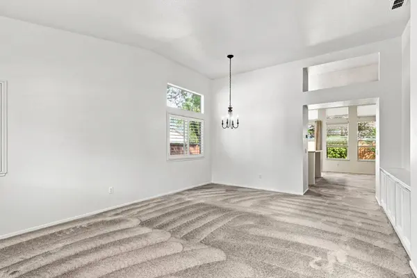 9411 Windrunner LN, Elk Grove, CA 95758
