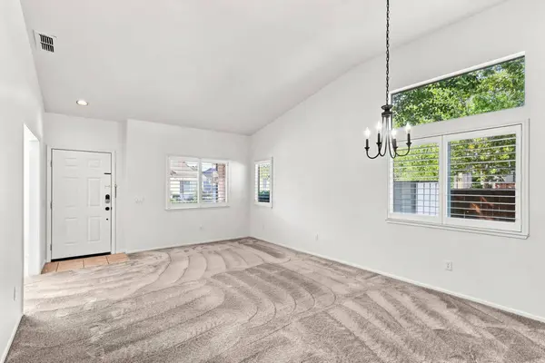 9411 Windrunner LN, Elk Grove, CA 95758