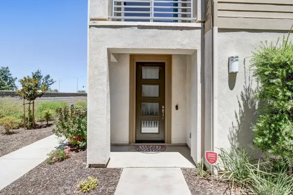4312 Ocean LN, Elk Grove, CA 95757