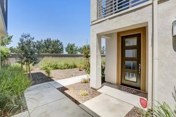 4312 Ocean LN, Elk Grove, CA 95757
