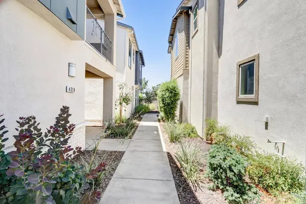 4312 Ocean LN, Elk Grove, CA 95757