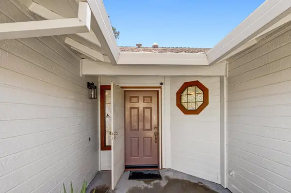 5112 Laguna Park DR, Elk Grove, CA 95758