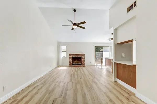 5112 Laguna Park DR, Elk Grove, CA 95758