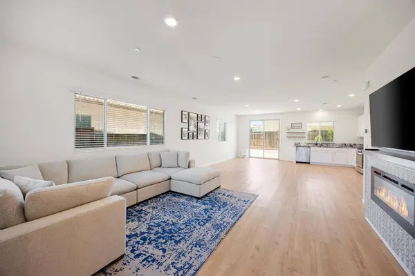 4072 Newmarket ST, Roseville, CA 95747