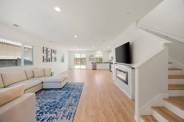 4072 Newmarket ST, Roseville, CA 95747