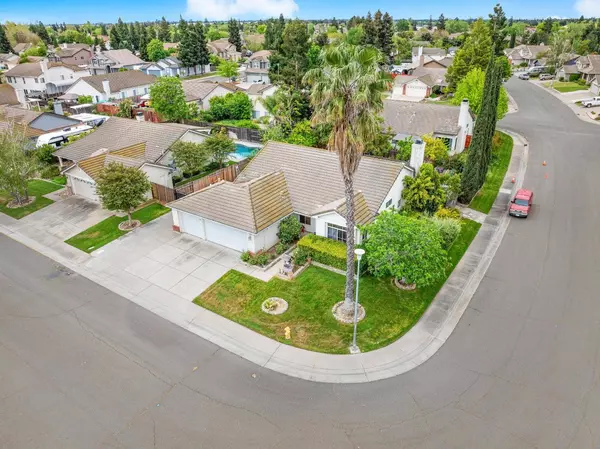 1054 Starbrook DR, Galt, CA 95632