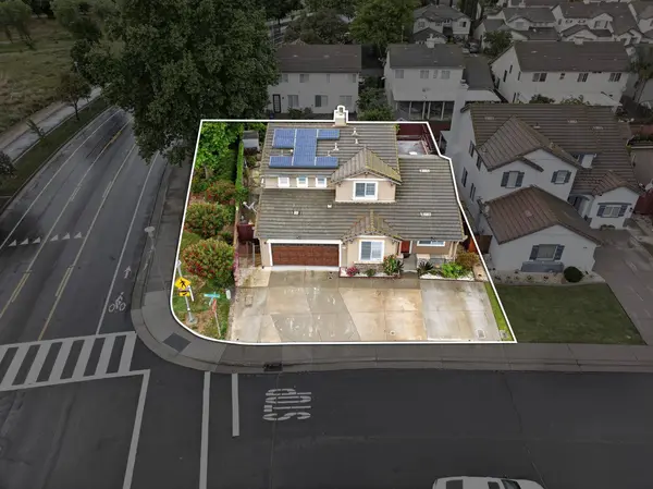 8252 Crichton WAY, Elk Grove, CA 95758