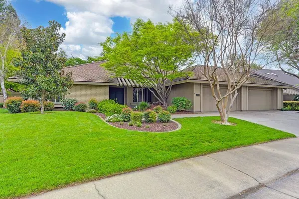 11523 Forty Niner CIR, Gold River, CA 95670