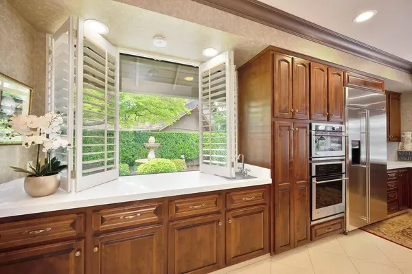 11523 Forty Niner CIR, Gold River, CA 95670