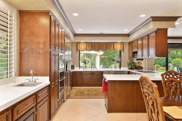 11523 Forty Niner CIR, Gold River, CA 95670