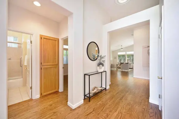 11724 Gold Parke LN, Gold River, CA 95670