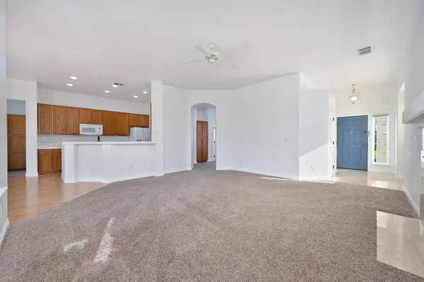 12129 Gold Bluff LN, Gold River, CA 95670