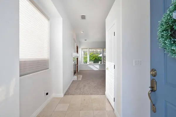 12129 Gold Bluff LN, Gold River, CA 95670