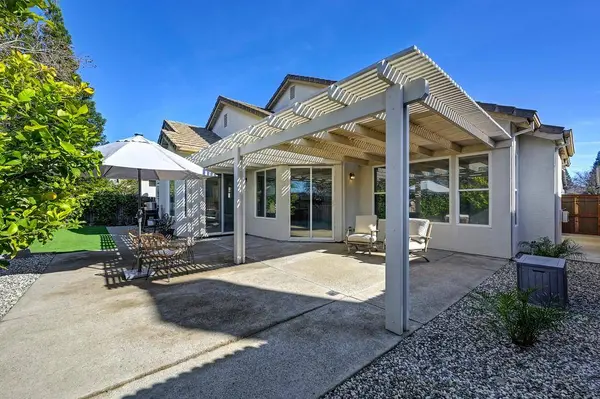 12129 Gold Bluff LN, Gold River, CA 95670