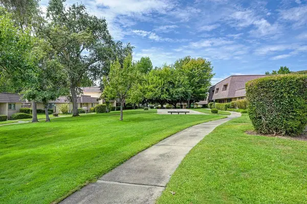 6139 Via Casitas
