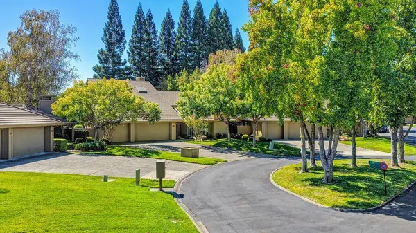 11380 Huntington Village LN, Gold River, CA 95670