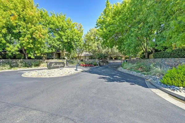11380 Huntington Village LN, Gold River, CA 95670