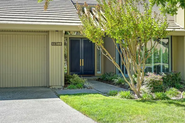 11380 Huntington Village LN, Gold River, CA 95670