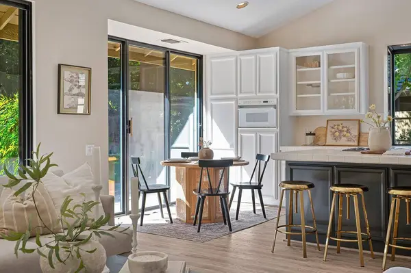 11380 Huntington Village LN, Gold River, CA 95670